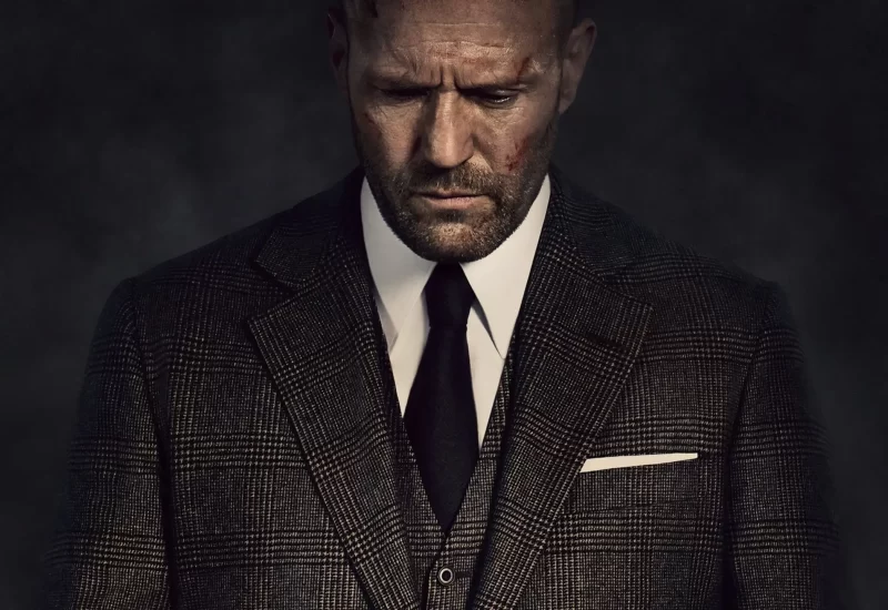 Em "Infiltrado", Harry, conhecido apenas como H, é um homem misterioso que trabalha para uma empresa de carros-fortes e movimenta grandes quantias de dinheiro pela cidade de Los Angeles. Quando, ao impedir um assalto, ele surpreende a todos com suas habilidades de combate, suas verdadeiras intenções começam a ser questionadas e um plano maior é revelado.
