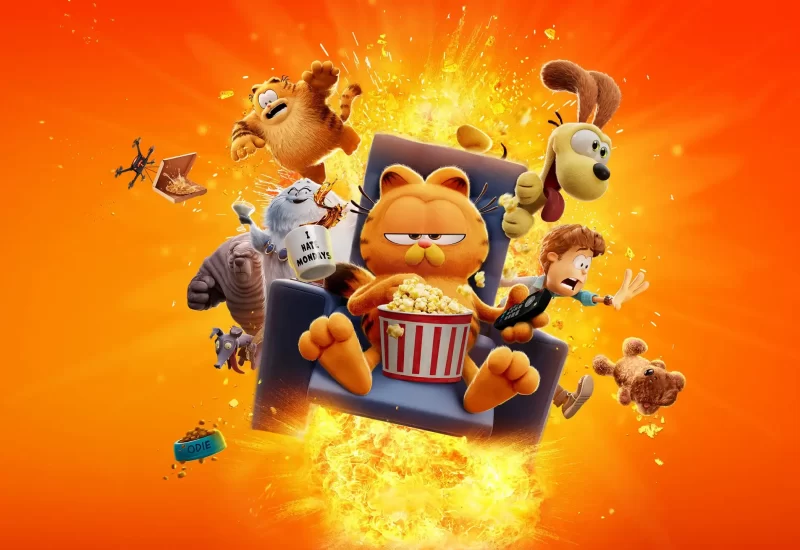 Em "Garfield: Fora de Casa", Garfield, o mundialmente famoso gato de interior que odeia segundas-feiras e adora lasanha, está prestes a ter uma aventura selvagem ao ar livre! Depois de um reencontro inesperado com seu pai há muito perdido – o desalinhado gato de rua Vic – Garfield e seu amigo canino Odie são forçados a deixar sua vida perfeitamente mimada para se juntarem a Vic em um assalto hilariante e de alto risco.