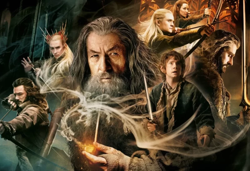 Em "O Hobbit: A Desolação de Smaug", ao lado de um grupo de anões e de Gandalf, Bilbo segue em direção à Montanha Solitária, onde deverá ajudar seus companheiros a retomar a Pedra de Arken. O problema é que o artefato está perdido em meio a um tesouro protegido pelo temido dragão Smaug.