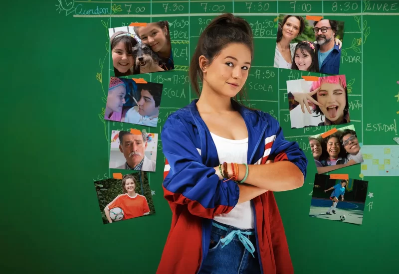 Em "Meninas Não Choram", a adolescente Pipa é fã de futebol feminino e o destaque do time da escola. Popular e com um futuro promissor, ela vê os seus planos interrompidos com o diagnóstico de leucemia. A jornada no hospital é marcada pela amizade de Beca, que se torna uma referência para a menina. Inspirados pela coragem e positividade de Pipa, sua família e amigos se unem para superar todos os desafios. Com Letícia Braga, Cauã Martins, Alana Cabral, Duda Matte, Marjorie Queiroz, Pedro Miranda, Fernanda Rodrigues, Emílio Orciollo Netto e Giuseppe Oristanio.