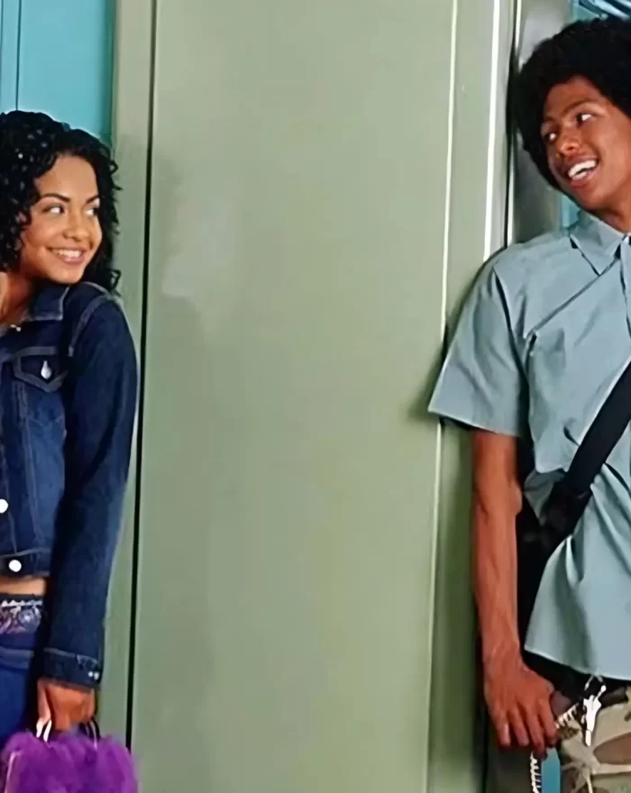 Em "Amor de Aluguel", Alvin é um limpador de piscinas nerd e conhecedor de carros. Ele deseja ser popular na escola, mas está longe disso. Porém, quando Paris, a filha de um dos seus patrões, bate o carro, Alvin oferece sua ajuda em troca de que ela finja ser sua namorada. Com todas as oficinas cheias, ela aceita a proposta, nascendo um novo Alvin.