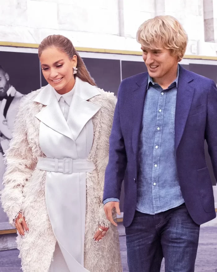 "Case Comigo" apresenta a superstar musical Kat Valdez e Charlie Gilbert, um professor de matemática - estranhos que concordam em se casar e depois se conhecerem. Um romance improvável sobre duas pessoas diferentes em busca de algo real em um mundo onde o valor é baseado em gostos e seguidores. "Case Comigo" é uma história de amor moderna sobre celebridade, casamento e mídia social.