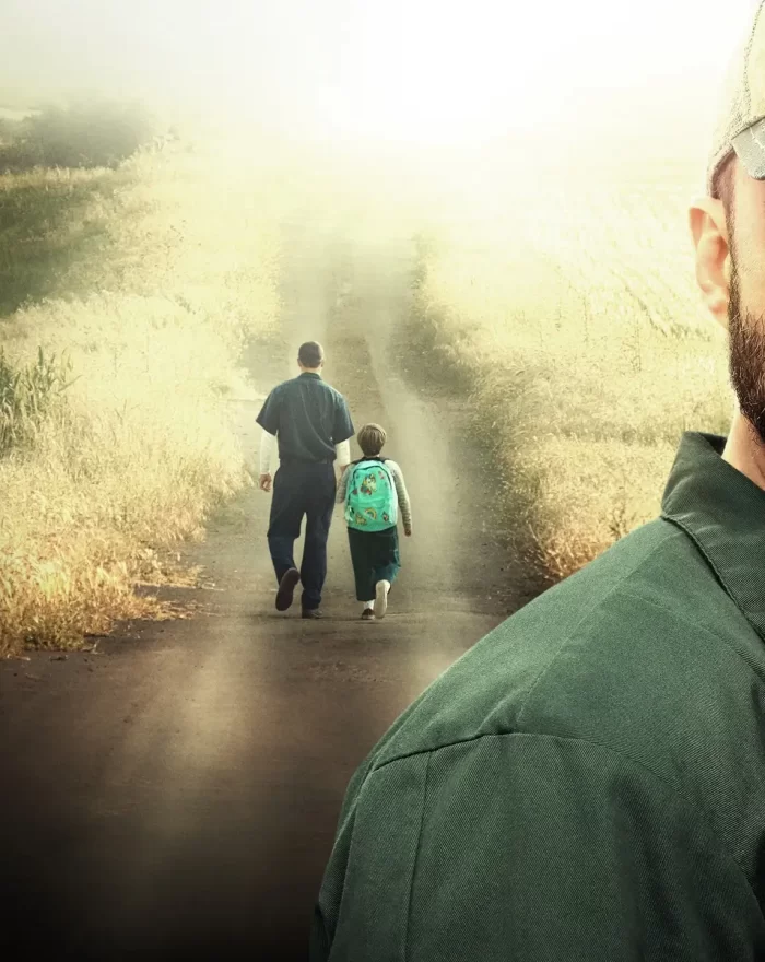Em "Palmer", após 12 anos na prisão, Eddie Palmer volta para casa para reconstruir sua vida. Ele cria uma ligação inesperada com Sam, um rapaz marginalizado que vem de uma família problemática e, agora, o passado de Eddie ameaça arruinar a sua nova vida.