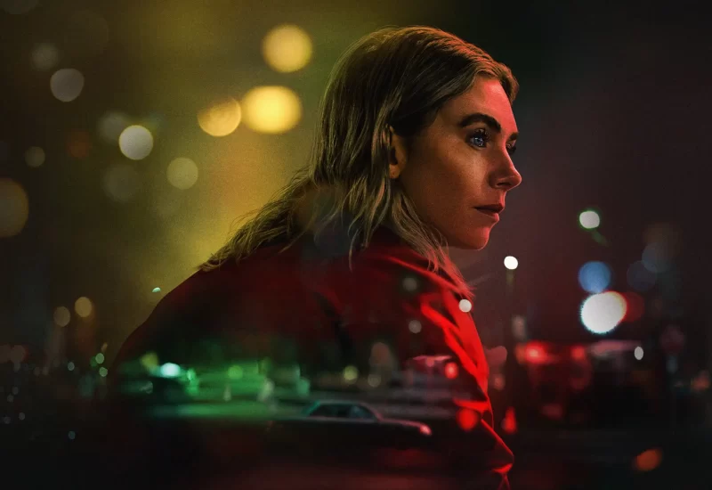 Em "A Noite Sempre Chega", prestes a perder sua casa em uma cidade cada vez mais inacessível, uma mulher passa uma noite inteira atrás de 25 mil dólares para evitar o despejo. Com Vanessa Kirby, Jennifer Jason Leigh, Zack Gottsagen, Stephan James, Julia Fox, Eli Roth, Randall Park, Michael Kelly e J. Claude Deering.
