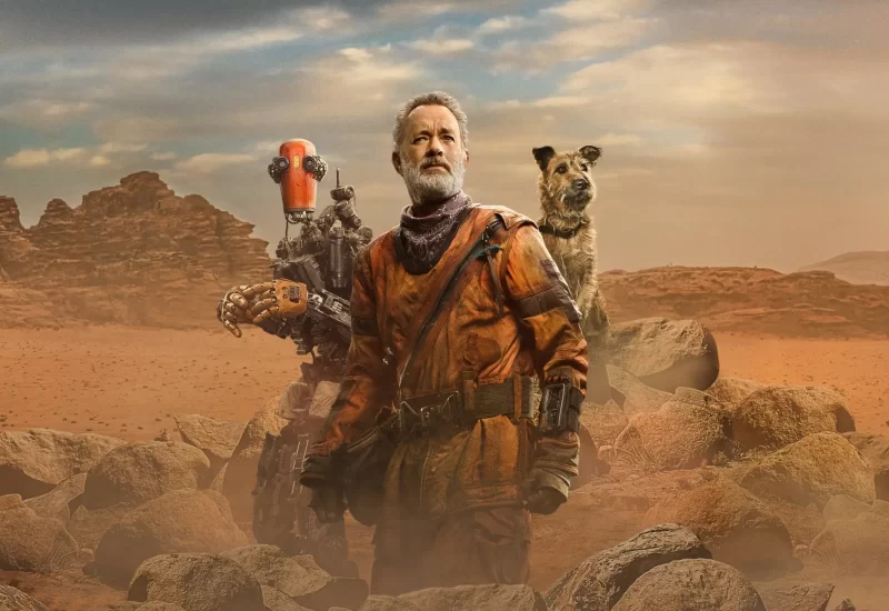 Tom Hanks é "Finch", um homem que embarca em uma jornada comovente e poderosa para encontrar um novo lar para sua família improvável — seu amado cachorro e um robô recém-criado — em um mundo perigoso e devastado.