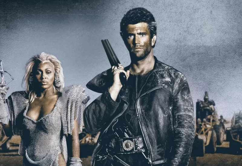 Em "Mad Max 3: Além da Cúpula do Trovão", em uma era pós-apocalíptica, Mad Max chega a uma cidade cheia de desordeiros e governada por Turner. Lá, ele se torna um gladiador e é abandonado no deserto. Um bando de órfãos selvagens, os quais procuram por ajuda há muitos anos, acaba resgatando Mad Max. Quando vários dos órfãos acreditam que a chegada de Max é um sinal, ele decide retornar para a cidade. Com Mel Gibson, Tina Turner, Helen Buday, Angelo Rossitto, Frank Thring, Angry Anderson, Bruce Spence, Robert Grubb, Paul Larsson e Edwin Hodgeman.