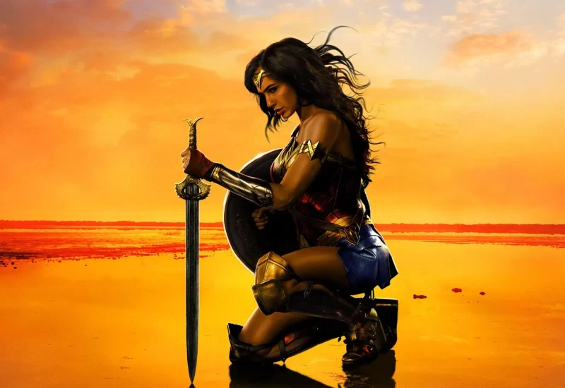 Em "Mulher-Maravilha", treinada desde cedo para ser uma guerreira imbatível, Diana Prince nunca saiu da paradisíaca ilha em que é reconhecida como Princesa das Amazonas. Quando o piloto Steve Trevor se acidenta e cai numa praia do local, ela descobre que uma guerra sem precedentes está se espalhando pelo mundo e decide deixar seu lar certa de que pode parar o conflito. Lutando para acabar com todas as lutas, Diana percebe o alcance de seus poderes e sua verdadeira missão na Terra. Com Gal Gadot, Chris Pine, Connie Nielsen, Robin Wright, Danny Huston, David Thewlis, Saïd Taghmaoui, Ewen Bremner e Eugene Brave Rock.