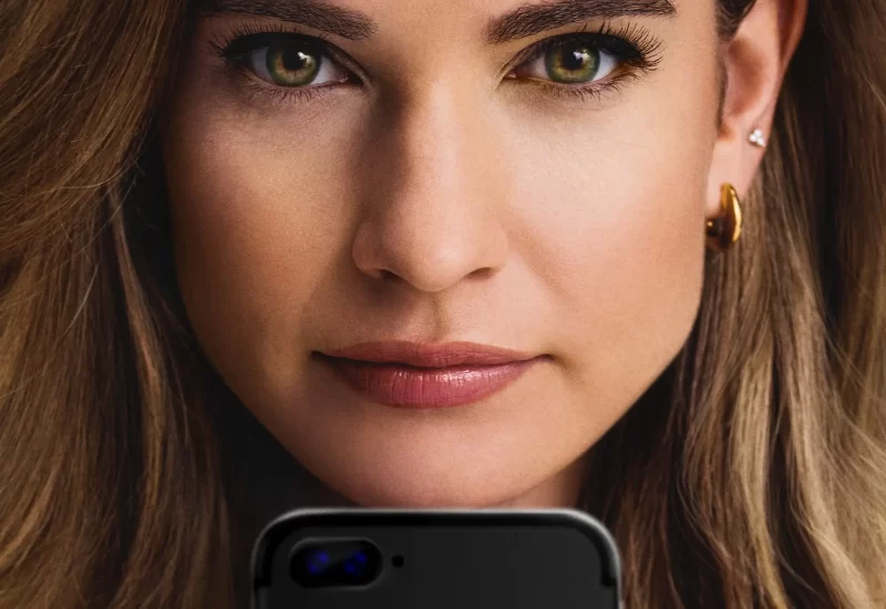 Em "Deu Match: A Rainha de Apps de Namoro", Whitney Wolfe, recém-formada da faculdade, usa uma combinação extraordinária de coragem e criatividade para conquistar espaço na indústria de tecnologia dominada por homens. Ela lança não apenas um, mas dois aplicativos de namoro inovadores e aclamados globalmente e acaba se tornando a mais jovem bilionária não herdeira do mundo. Com Lily James, Ben Schnetzer, Myha'la, Jackson White, Dan Stevens, Mary Neely, Ana Yi Puig e Aidan Laprete.