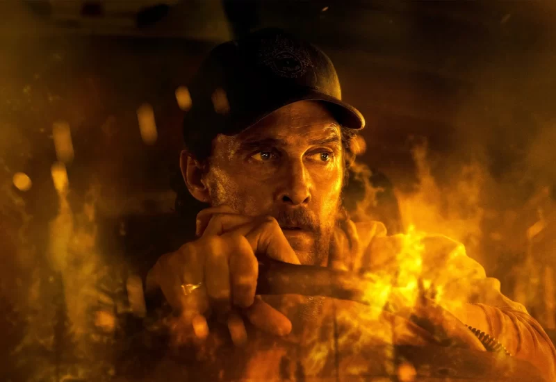 Em "O Ônibus Perdido", um pai determinado arrisca tudo para resgatar uma professora dedicada e seus alunos de um incêndio florestal devastador. Inspirado por atos reais de coragem. Com Matthew McConaughey, America Ferrera, Yul Vazquez, Ashlie Atkinson, Spencer Watson, Danny McCarthy, Gary Kraus, Autumn Molina e Kaius Eteeyan.