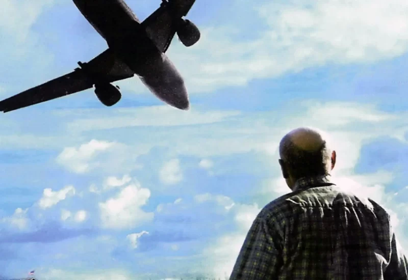 "Voo 93: O Filme". 11 de setembro de 2001. Baseado em fatos e em gravações telefônicas realizadas de dentro do avião, conta a história dos heroicos passageiros do voo 93, o único a não atingir nenhum alvo pretendido pelos terroristas. Convencidos de que o avião atingiria a Casa Branca, os passageiros decidem tomar o avião e num gesto de grandeza, conseguem derrubá-lo nos campos da Pensilvânia. Com Jeffrey Nordling, Brennan Elliott, Kendall Cross, Ty Olsson, Monnae Michaell, Asim Wali, Anthony Harrison, Laura Mennell e Dominic Rains.