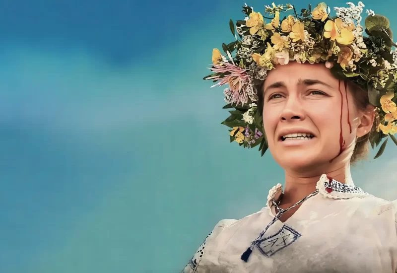 Em "Midsommar: O Mal Não Espera a Noite", Dani e Christian formam um jovem casal americano com um relacionamento prestes a desmoronar. Mas depois que uma tragédia familiar os mantém juntos, Dani, que está de luto, convida-se para se juntar a Christian e seus amigos em uma viagem para um festival de verão único em uma remota vila sueca. O que começa como férias despreocupadas de verão em uma terra de luz eterna toma um rumo sinistro quando os moradores do vilarejo convidam o grupo a participar de festividades que tornam o paraíso pastoral cada vez mais preocupante e visceralmente perturbador. Com Florence Pugh, Jack Reynor, William Jackson Harper, Will Poulter, Vilhelm Blomgren, Isabelle Grill, Gunnel Fred, Ellora Torchia e Archie Madekwe.