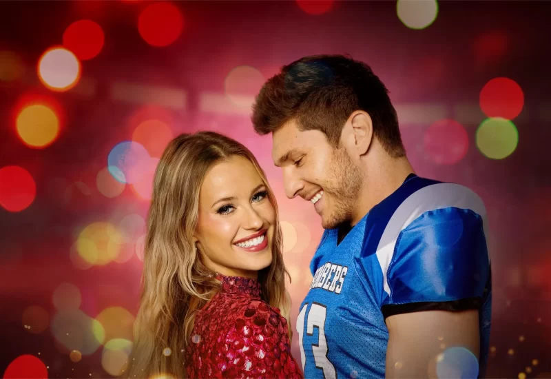 "O Brilho do Natal" é um romance de Natal inspirado na história de amor de um astro pop bilionário e um famoso jogador de futebol. O casal tem até o final das festas para confessar seus sentimentos e decidir tentar. Legenda descritiva disponível. Com Jessica Lord, Laith Wallschleger, Jeannie Mai, Dennis Andres, Carlisle J. Williams, David Pinard e Rob Stewart.