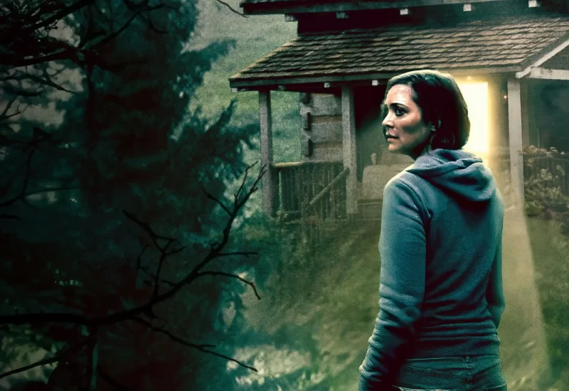 Em "Sozinha", uma viúva ainda em luto deixa sua cidade natal em uma tentativa de lidar com a perda do marido. Ela, então, é raptada por um homem misterioso e trancada em uma cabana no Pacífico, mas consegue escapar, fugir para a floresta, enquanto é caçada por seu algoz. Também conhecido como “Alone”. Com Jules Willcox, Marc Menchaca, Anthony Heald e Jonathan Rosenthal.