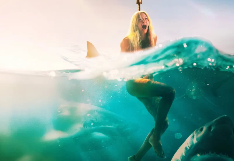 Em "Animais Perigosos", uma surfista esperta e de espírito livre é sequestrada por um serial killer obcecado por tubarões. Mantida em cativeiro em seu barco, ela precisa descobrir como escapar antes que ele realize um ritual para alimentar os tubarões lá embaixo. Com Hassie Harrison, Jai Courtney, Josh Heuston, Rob Carlton, Ella Newton, Liam Greinke, Mike Goldman e Carla Haynes.