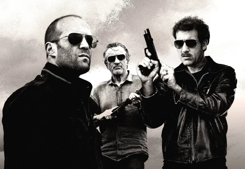 Em "Os Especialistas", o agente especial Danny, embora quisesse desistir de seu profissionalismo na arte de matar, foi forçado a fazer um último serviço para garantir a sobrevivência de seu antigo parceiro de missões secretas Hunter. Para isso, ele deverá vingar um poderoso xeque do petróleo que teve seu três filhos assassinados por três agentes das forças especiais britânicas SAS. Contudo, Spike, um poderoso ex-membro do grupo, está disposto a defender seus antigos parceiros e não medirá esforços para eliminar seu novo oponente. Com Jason Statham, Robert De Niro, Clive Owen, Dominic Purcell, Aden Young, Yvonne Strahovski, Ben Mendelsohn, Adewale Akinnuoye-Agbaje e David Whiteley.