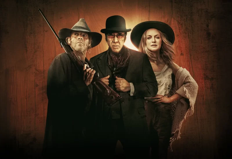 Em "Terra de Pistoleiros", um pistoleiro com um passado violento enfrenta o ataque brutal de uma multidão sedenta de sangue. Também conhecido como “Gunslingers”. Com Nicolas Cage, Heather Graham, Stephen Dorff, Randall Batinkoff, Cooper Barnes, Tzi Ma, Jeremy Kent Jackson, Costas Mandylor e Scarlet Rose Stallone.