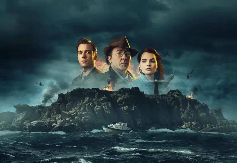 Em "A Névoa da Guerra", durante a Segunda Guerra Mundial, o piloto americano Gene e a agente do serviço secreto Penny viajam até a casa dos tios dela. Mas o que Penny não sabe é que Gene foi contratado para espionar os moradores da região. Com Jake Abel, Géza Röhrig, Mira Sorvino, Sal Rendino, Julia M. Ebner, Greg Nutcher, Paul Logan, Timothy Grampa, John D. Hickman, Brianna Hildebrand, John Cusack, David Gere, David Allen Shepherd, Abigail Marlowe, Kara Curnane Joseph e Chris Baldyga.