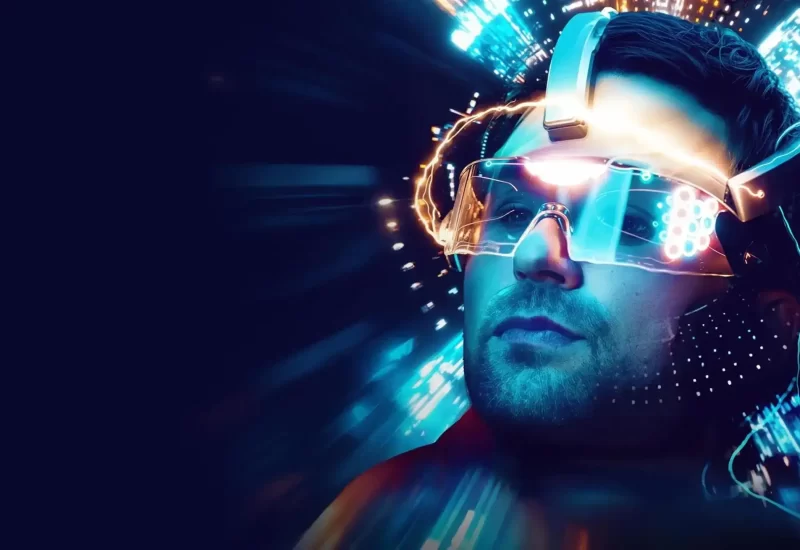 Em "Dias Futuros", Sean é um produtor musical que acabou de conhecer uma linda cantora. Preocupado em saber se ela é a pessoa certa, ele viaja no tempo para investigar a vida do homem que ele ainda irá se tornar. Com Tania Raymonde, Rosanna Arquette, Emily McEnroe, Kenny Copeland Jr., JT Gunter, Brandon Sklenar, Jordan Christian Hearn, Kimberly Estrada e G Thomas.