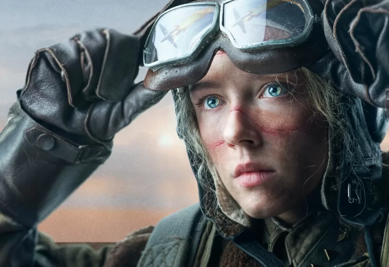 Em "Guerreiras do Ar", em um mundo dominado por homens, jovens russas são recrutadas para pilotar aviões de caça e ajudar a conter o avanço alemão durante a Segunda Guerra Mundial. Elas amadurecem, se apaixonam e passam a enxergar o céu como uma segunda casa. Com Anastasiya Talyzina, Kristina Lapshina, Elena Lyadova, Anton Shagin, Igor Mityushkin, Anna Isaeva, Vladimir Tyaptushkin, Mariya Gerasimenko, Aglaya Tarasova, Sergey Bezrukov, Kristina Isaykina-Berger, Igor Korovin, Polina Dudkina, Marusya Furina, Andrey Kondratyev, Pyotr Logachev, Varvara Barkhvits e Filipp Dyachkov.