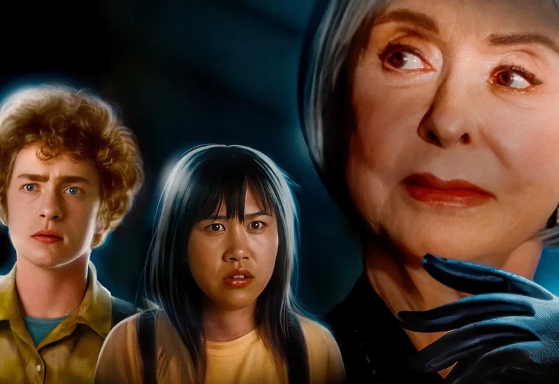 Em "O Trote", Ben é um aluno esforçado que sonha com uma bolsa de estudos da faculdade. Mas após sua professora reprovar a classe inteira porque alguém colou em uma prova, ele e sua melhor amiga decidem usar as redes sociais para se vingarem. Com Rita Moreno, Ramona Young, Kate Flannery, Jonathan Kimmel, Betsy Sodaro, Roni Akurati, Romel De Silva e Ryan Gowland.