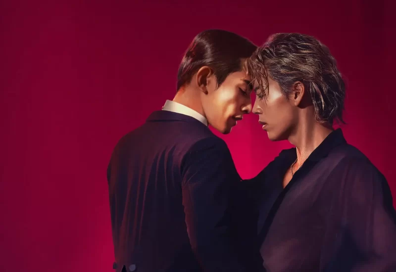 Em "10DANCE", dois dançarinos opostos em tudo menos na arte concordam em treinar juntos para uma competição. Primeiro eles batem de frente, mas logo sentem uma atração poderosa. Com Ryoma Takeuchi, Keita Machida, Shiori Doi, Anna Ishii, Shinya Hamada e Oshirō Maeda.