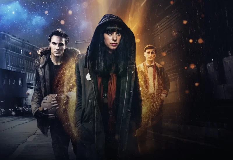 Em "A Cura", aos 21 anos, Harmony é uma superempata, ela tem o poder sobrenatural de absorver o medo dos outros apenas ao tocar na pessoa, manifestando nela como um líquido negro em sua pele, que precisa ser lavado para ser limpo. Conforme ela absorve o medo das pessoas, ela fica estagnada no próprio sofrimento, podendo morrer. Enfraquecida por seu dom, Harmony passa a ser assombrada por Jimmy, que personifica a presença maligna que prospera justamente com o medo que ela deveria afastar. Perdida e com medo, o mundo de Harmony vira de cabeça pra baixo, quando ela conhece Mason, uma alma estranha e inocente, que tem o efeito de mudar a energia e os poderes universais ao seu redor. À medida que se apaixonam, o poder de Harmony se volta contra ela, ameaçando separá-los ao levar embora o único que ela já amou. Com Jimmy e a tempestade universal negativa se aproximando, Harmony precisa recuperar o controle de seus poderes para salvar a si mesma, o homem que ama e o mundo ao seu redor. Com Jessica Falkholt, Jerome Meyer, Eamon Farren, Jacqueline McKenzie, Paula Arundell, Hayden Maher e Jordan Cowan.