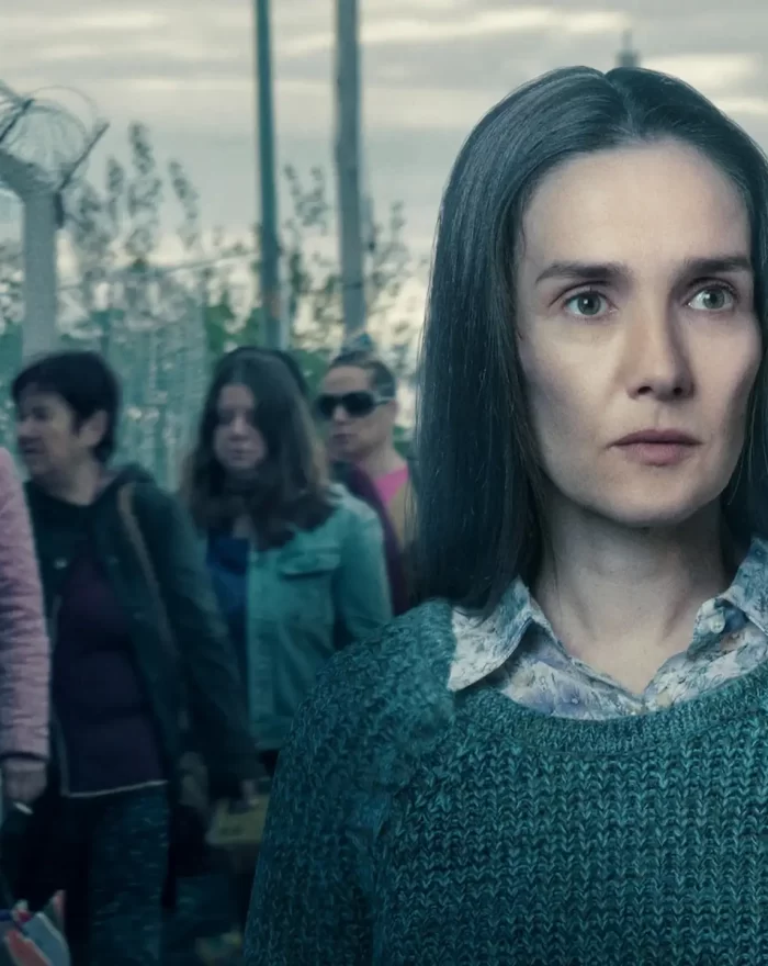 Em "A Mulher da Fila", para libertar o filho preso, uma mãe enfrenta um sistema de justiça corrupto e encontra outras mulheres vivendo batalhas semelhantes. Baseado em uma história real. Com Natalia Oreiro, Amparo Noguera, Alberto Ammann, Federico Heinrich, Natalia Santiago, Iride Mockert, Mora Recalde e Lide Uranga.