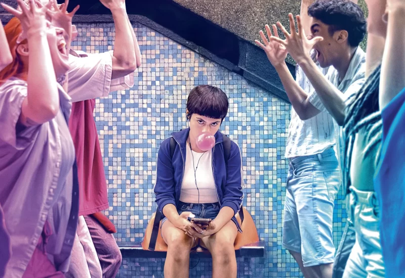 Em "A Onda", uma estudante chilena está envolvida em um movimento feminista em sua universidade. De repente, ela se torna uma figura central no movimento.