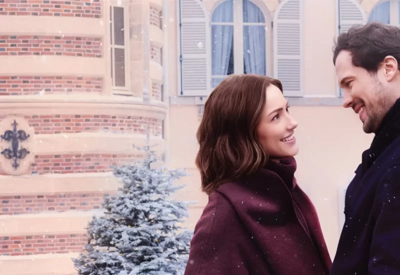 Em "Borbulhas de Amor", uma executiva americana vai a Paris disposta a comprar uma marca de champanhe antes do Natal e acaba se apaixonando pelo filho do fundador da empresa. Com Minka Kelly, Tom Wozniczka, Xavier Samuel, Flula Borg, Thibault de Montalembert, Maeve Courtier-Lilley, Sean Amsing, Mitchell Mullen e Astrid Whettnall.