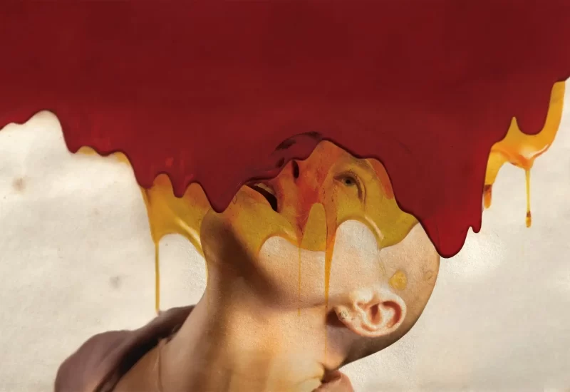 Em "Bugonia", dois jovens obcecados por teorias da conspiração sequestram a poderosa CEO de uma grande empresa, convencidos de que ela é uma alienígena com a intenção de destruir o planeta Terra. Com Emma Stone, Jesse Plemons, Aidan Delbis, Stavros Halkias, Alicia Silverstone, J. Carmen Galindez Barrera, Marc T. Lewis, Vanessa Eng e Cedric Dumornay.