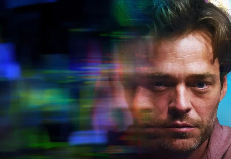 Em "Forças Obscuras", a misteriosa destruição psicológica de um homem o leva à beira da loucura e à possibilidade de automutilação. Para não sucumbir à pressão, ele terá que vencer as forças obscuras que agem em sua psique perturbada. Com Christopher Backus, Ka'ramuu Kush, Jake T. Austin, Maliyna Eggert, Adam J. Wintz, Megan Hensley, Skye P. Marshall, Paulo Costanzo e Iman Karram.