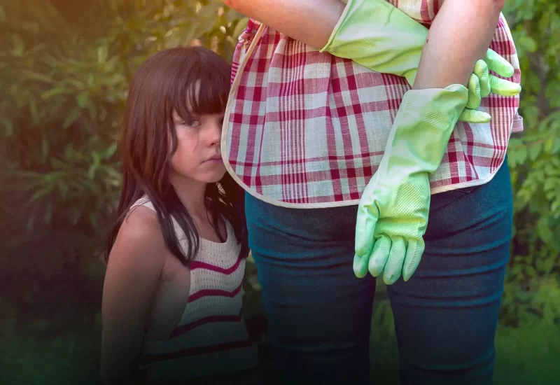 Em "Limpa", uma empregada doméstica e a garota de quem ela cuida se aproximam durante um verão turbulento. Até que a diferença entre esses dois mundos tem um desfecho trágico. Com María Paz Grandjean, Rosa Puga Vittini e Ignacia Baeza.