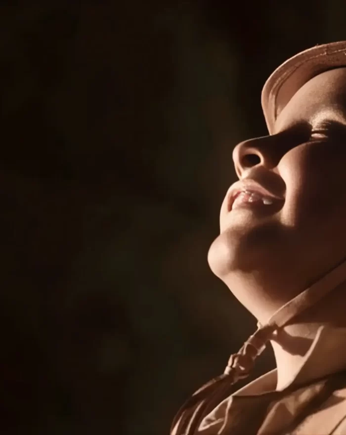 "Luiz Gonzaga: Légua Tirana" retrata a vida e obra do icônico Luiz Gonzaga do Nascimento. Focando em sua infância e adolescência, o filme busca explorar as profundas conexões entre o artista em formação e os mitos que moldaram a cultura nordestina. Com Claudia Ohana, Luiz Carlos Vasconcelos e Tonico Pereira.