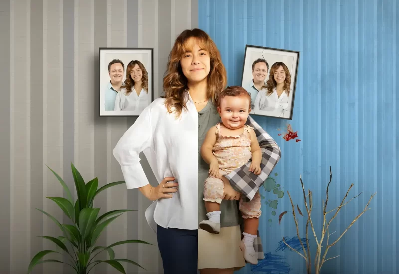 Em "Mãe Fora da Caixa", Manu é uma mulher bem sucedida, com uma rotina agitada e sem espaço para imprevistos. Ela acredita que tudo permanecerá organizado, mas a chegada de sua primeira filha mostra que quando o assunto é criança, nada fica sob controle. Será que Manu faria algo diferente se soubesse o que a esperava? Com Miá Mello, Danton Mello, Malu Valle, Xando Graça e Welder Rodrigues.