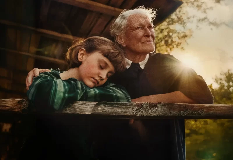 Em "Memórias de um Verão", após uma grande perda, Sophia, de 9 anos, passa o verão em uma pequena ilha da Finlândia com a sua avó. Juntas, vão aprender sobre o luto, a natureza e criar um laço profundo. Com Glenn Close, Emily Matthews, Anders Danielsen Lie, Ingvar Sigurdsson e Pekka Strang.