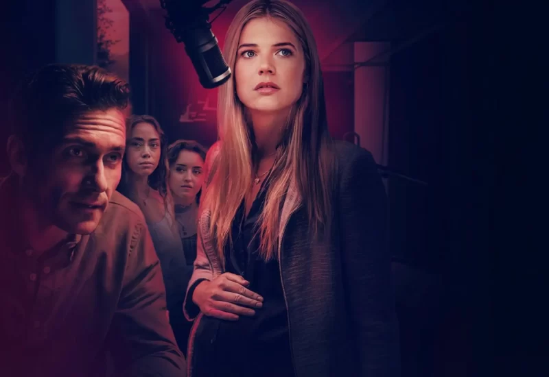 Em "O Podcast da Morte", quando uma podcaster de true crime descobre um assassinato não solucionado na região, ela se vê envolvida em um perigoso jogo de gato e rato que revela a terrível verdade por trás dos crimes - uma verdade que está mais perto de casa do que ela imagina. Com Kate Miner, Matthew MacCaull, Sophia Carriere, Alisha Ahamed, Claire Friesen, Bonnie Hay e Lisa Paxton.