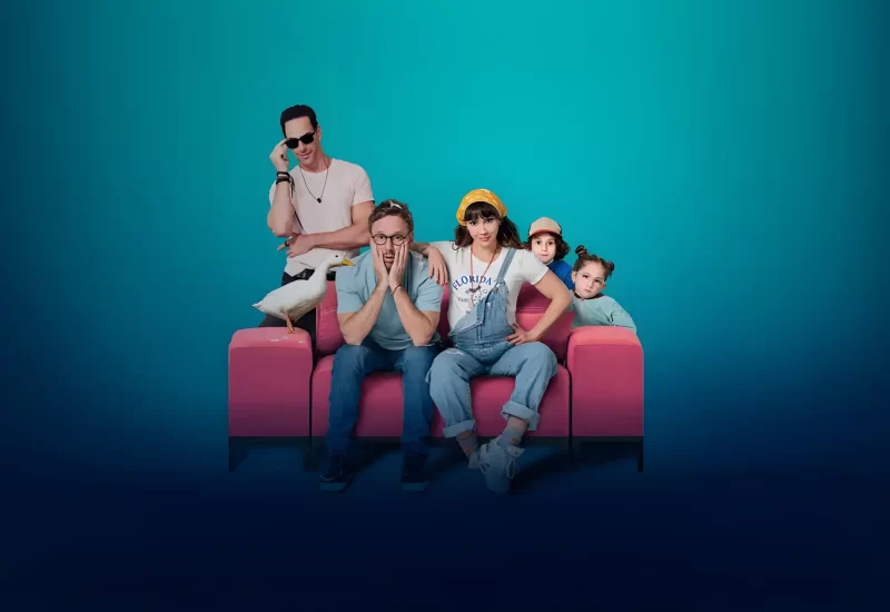 Em "PAPAI X DOIS", Santiago sonha em formar uma família com Ana , mas tudo muda quando ela revela que está grávida… do ex! Determinado a lutar por seu amor, ele enfrenta uma convivência inesperada: Pancho, o ex de Ana, se muda para a casa para acompanhar a gravidez. Entre rivalidade e situações divertidas, começa uma guerra para conquistar Ana, onde nem tudo vale. Com Benjamín Vicuña, Celeste Cid, Lukas Akoskin, María Gracia Omegna, Sergio Freire e Tati Fernandez.