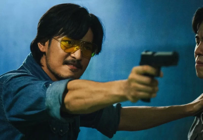 Em "Tee Yai: Nascido para o Mal", na Bangkok da década de 1980, um ladrão astuto comete uma série de assaltos ousados, impressionando as autoridades e o público. Até que um policial decide ir atrás dele. Com Nattawin Wattanagitiphat, Witsarut Himmarat, Supassara Thanachart, Sadanont Durongkhaweroj, Ongart Cheamcharoenpornkul, Patara Eksangkul, Akarin Akaranitimaytharatt, Sirin Horwang e Akarat Nimitchai.